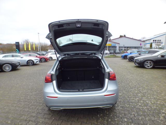 Mercedes-Benz A-Klasse A 200 d Progressive Line Advanced Plus Fahrassistenz Paket Standheizung Anh&auml;ngerkupplung Adaptives Fahrwerk GUARD 360 Kamera Sidebags im Fond Memory Leder Verkehrszeichenassist Ambiente Keyless Go Winterpaket Modeljahr 2025 Vollausstattung ! 