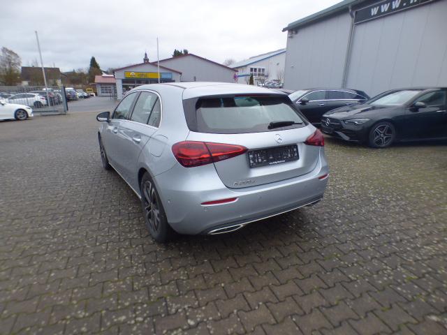 Mercedes-Benz A-Klasse A 200 d Progressive Line Advanced Plus Fahrassistenz Paket Standheizung Anh&auml;ngerkupplung Adaptives Fahrwerk GUARD 360 Kamera Sidebags im Fond Memory Leder Verkehrszeichenassist Ambiente Keyless Go Winterpaket Modeljahr 2025 Vollausstattung ! 