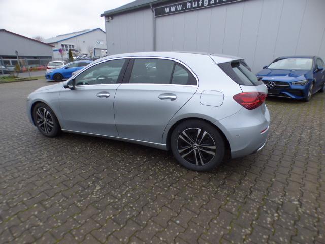 Mercedes-Benz A-Klasse A 200 d Progressive Line Advanced Plus Fahrassistenz Paket Standheizung Anh&auml;ngerkupplung Adaptives Fahrwerk GUARD 360 Kamera Sidebags im Fond Memory Leder Verkehrszeichenassist Ambiente Keyless Go Winterpaket Modeljahr 2025 Vollausstattung ! 