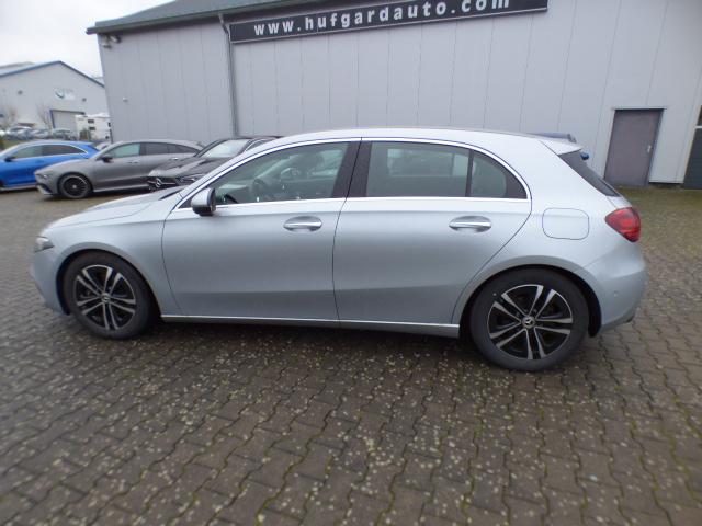 Mercedes-Benz A-Klasse A 200 d Progressive Line Advanced Plus Fahrassistenz Paket Standheizung Anh&auml;ngerkupplung Adaptives Fahrwerk GUARD 360 Kamera Sidebags im Fond Memory Leder Verkehrszeichenassist Ambiente Keyless Go Winterpaket Modeljahr 2025 Vollausstattung ! 
