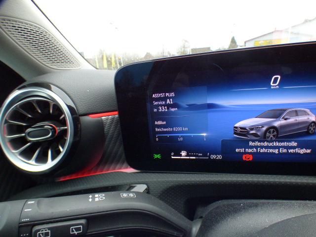 Mercedes-Benz A-Klasse A 200 d Progressive Line Advanced Plus Fahrassistenz Paket Standheizung Anh&auml;ngerkupplung Adaptives Fahrwerk GUARD 360 Kamera Sidebags im Fond Memory Leder Verkehrszeichenassist Ambiente Keyless Go Winterpaket Modeljahr 2025 Vollausstattung ! 