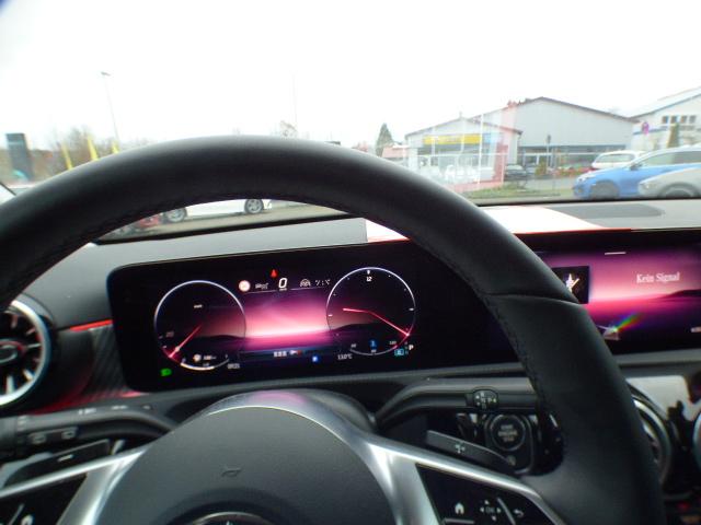 Mercedes-Benz A-Klasse A 200 d Progressive Line Advanced Plus Fahrassistenz Paket Standheizung Anh&auml;ngerkupplung Adaptives Fahrwerk GUARD 360 Kamera Sidebags im Fond Memory Leder Verkehrszeichenassist Ambiente Keyless Go Winterpaket Modeljahr 2025 Vollausstattung ! 