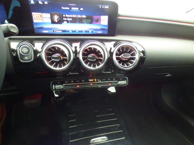 Mercedes-Benz A-Klasse A 200 d Progressive Line Advanced Plus Fahrassistenz Paket Standheizung Anh&auml;ngerkupplung Adaptives Fahrwerk GUARD 360 Kamera Sidebags im Fond Memory Leder Verkehrszeichenassist Ambiente Keyless Go Winterpaket Modeljahr 2025 Vollausstattung ! 