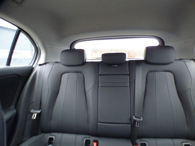 Mercedes-Benz A-Klasse A 200 d Progressive Line Advanced Plus Fahrassistenz Paket Standheizung Anh&auml;ngerkupplung Adaptives Fahrwerk GUARD 360 Kamera Sidebags im Fond Memory Leder Verkehrszeichenassist Ambiente Keyless Go Winterpaket Modeljahr 2025 Vollausstattung ! 