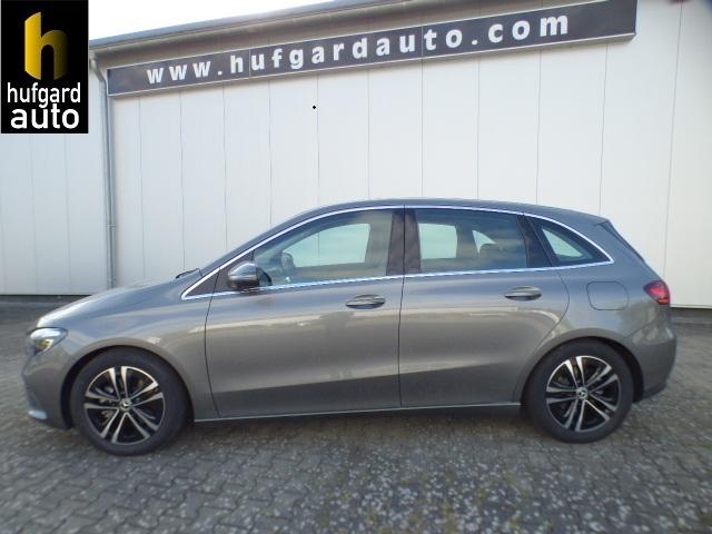 Mercedes-Benz B-Klasse - B 200 Progressive Line Advanced Leder-Paket Fahrassistenz Paket Anh&auml;ngerkupplung 360 Grad Kamera Verkehrszeichen Assistent Winter Volldigitales Instrumenten Display Hybrid Antrieb mit 48-Volt Technologie Modeljahr 2026