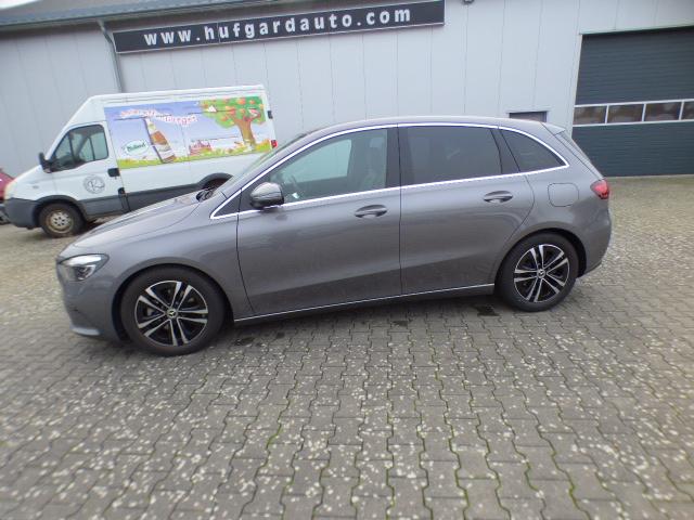 Mercedes-Benz B-Klasse B 200 Progressive Line Advanced Leder-Paket Fahrassistenz Paket Anh&auml;ngerkupplung 360 Grad Kamera Verkehrszeichen Assistent Winter Volldigitales Instrumenten Display Hybrid Antrieb mit 48-Volt Technologie Modeljahr 2026 