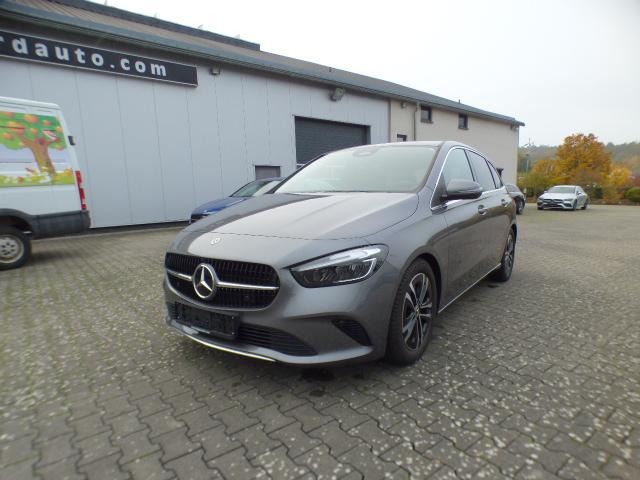 Mercedes-Benz B-Klasse B 200 Progressive Line Advanced Leder-Paket Fahrassistenz Paket Anh&auml;ngerkupplung 360 Grad Kamera Verkehrszeichen Assistent Winter Volldigitales Instrumenten Display Hybrid Antrieb mit 48-Volt Technologie Modeljahr 2026 