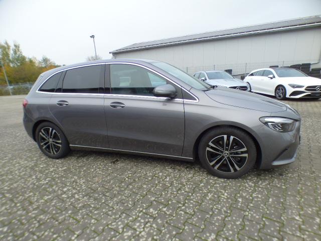 Mercedes-Benz B-Klasse B 200 Progressive Line Advanced Leder-Paket Fahrassistenz Paket Anh&auml;ngerkupplung 360 Grad Kamera Verkehrszeichen Assistent Winter Volldigitales Instrumenten Display Hybrid Antrieb mit 48-Volt Technologie Modeljahr 2026 