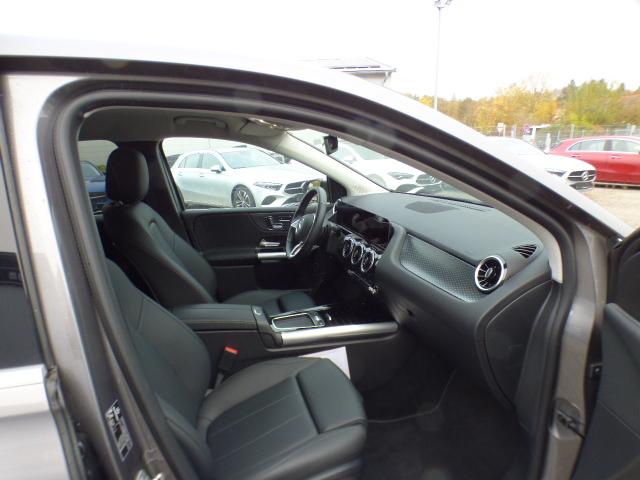 Mercedes-Benz B-Klasse B 200 Progressive Line Advanced Leder-Paket Fahrassistenz Paket Anh&auml;ngerkupplung 360 Grad Kamera Verkehrszeichen Assistent Winter Volldigitales Instrumenten Display Hybrid Antrieb mit 48-Volt Technologie Modeljahr 2026 