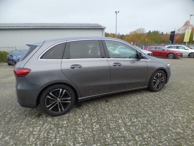 Mercedes-Benz B-Klasse B 200 Progressive Line Advanced Leder-Paket Fahrassistenz Paket Anh&auml;ngerkupplung 360 Grad Kamera Verkehrszeichen Assistent Winter Volldigitales Instrumenten Display Hybrid Antrieb mit 48-Volt Technologie Modeljahr 2026 
