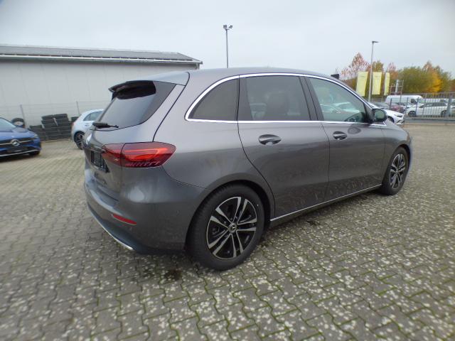 Mercedes-Benz B-Klasse B 200 Progressive Line Advanced Leder-Paket Fahrassistenz Paket Anh&auml;ngerkupplung 360 Grad Kamera Verkehrszeichen Assistent Winter Volldigitales Instrumenten Display Hybrid Antrieb mit 48-Volt Technologie Modeljahr 2026 