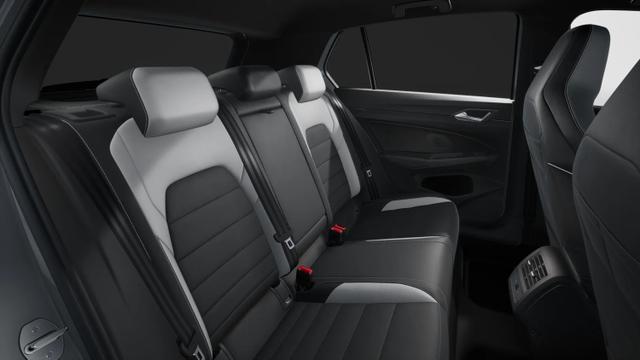 VW Golf R-Line Limited *VORLAUFFAHRZEUG* 304,- &euro; monatlich* 48 Monate* Ohne Kilometerbegrenzung* 