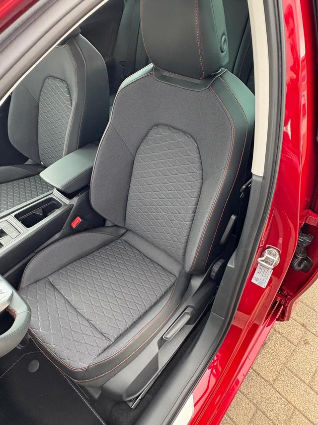 Seat Leon Sportstourer FR *VORLAUFFAHRZEUG* 185,- &euro; monatlich* 48 Monate* Ohne Kilometerbegrenzung* 