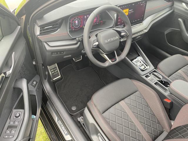 Skoda Octavia Combi RS *FACELIFT* *VORLAUFFAHRZEUG* 259,- &euro; monatlich* 36 Monate* Ohne Kilometerbegrenzung* 