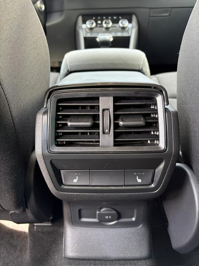 Skoda Karoq Selection BESTELLFAHRZEUG / FREI KONFIGURIERBAR 