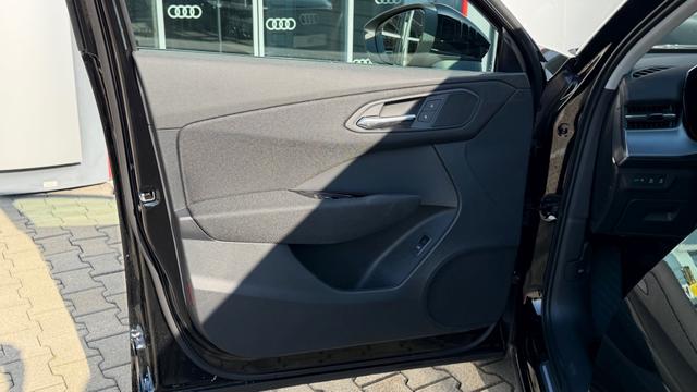 Audi Q3 Basis *LAGERND* 