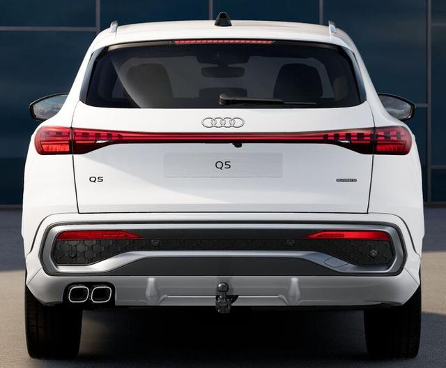 Audi Q5 Basis *LAGERND* 