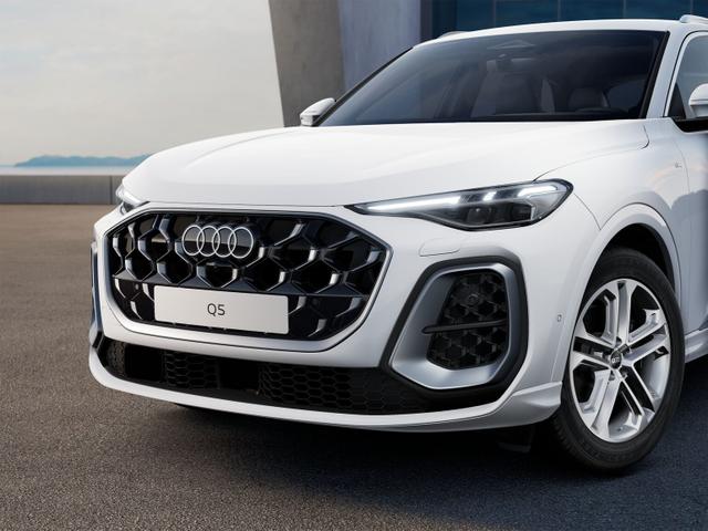 Audi Q5 Basis *LAGERND* 