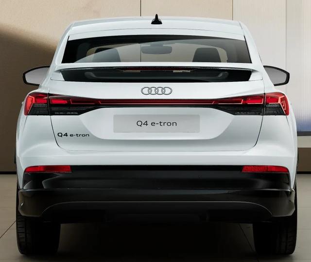 Audi Q4 Sportback e-tron Basis BESTELLFAHRZEUG / FREI KONFIGURIERBAR 