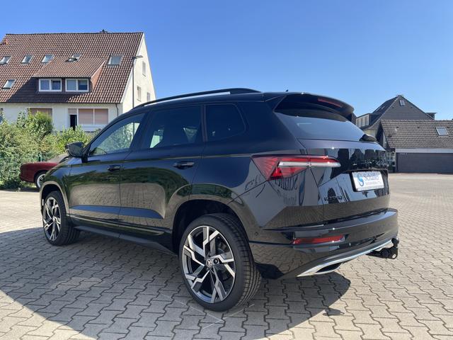 Skoda Karoq 1.5TSI DSG SPRTLN MY25 360° AHK 5J-GARA TOTW ACC 19" 4xSHZ 