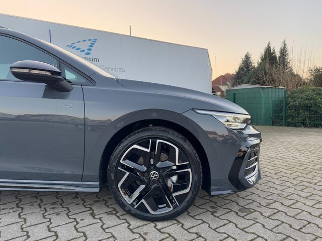 Volkswagen Golf R-LINE DSG MATRIX 360&deg; TOTW BLACK STYLE ACC 18" KESSY 