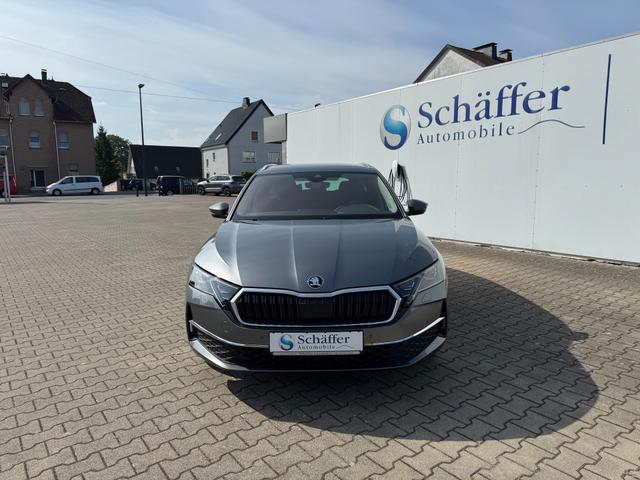 Skoda Octavia Combi 130 PREM 5J-GARA AHK TOTW RFK ACC LEDER E-KLAPPE 