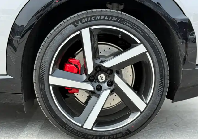 Xiaomi Andere YU7 SUV RWD 835km REICHWEITE PANO 360° 