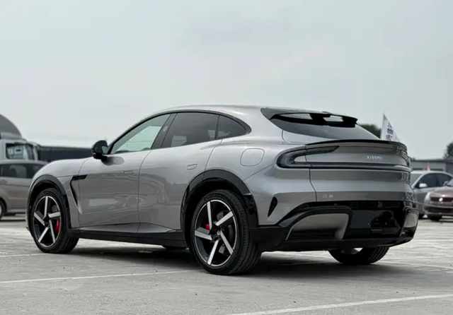 Xiaomi Andere YU7 SUV RWD 835km REICHWEITE PANO 360° 