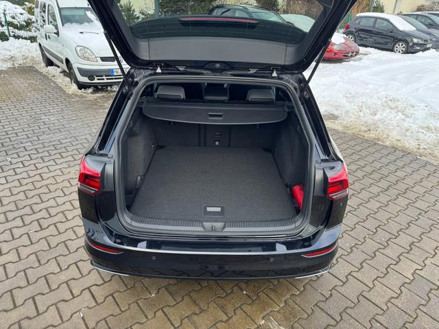 Volkswagen Golf Variant VIII R-Line 1.5 TSI Navi 18'' Bergamo Kamera Winterpaket ! 