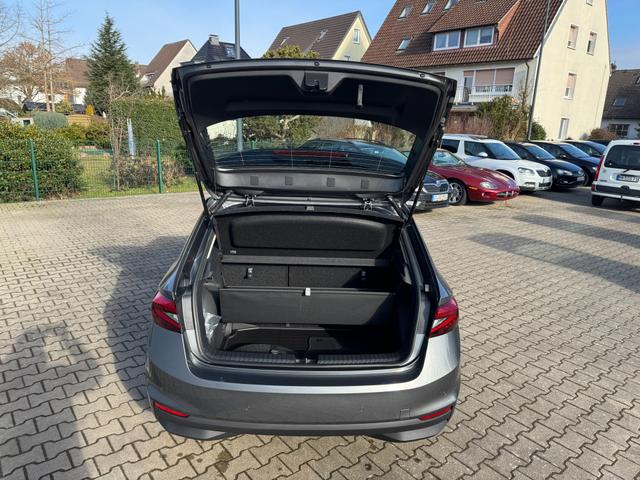 Skoda Fabia 1.0 130-JAHRE 5J-GARA RFK CRPLY LED PDC SHZ DAB+ 