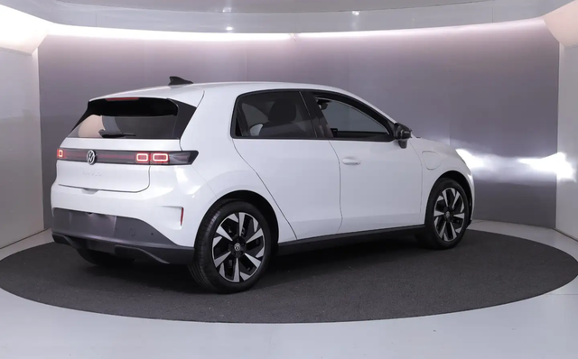 Volkswagen ID. Polo ID LAUNCH-ED 52kWH FRDF&Auml;HG SOFORT PANO IQ AHK 360&deg; KESSY 