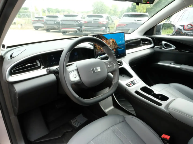 Geely E2 ULTRA 47kWh 360&deg; SHZ LHZ E-KLAPPE CARPLAY KESSY 16" 