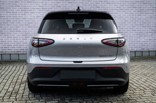 Geely E2 ULTRA 47kWh 360&deg; SHZ LHZ E-KLAPPE CARPLAY KESSY 16" 