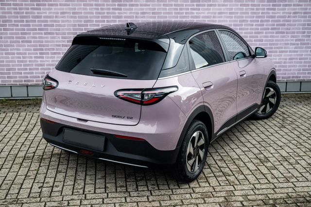 Geely E2 ULTRA 47kWh 360&deg; SHZ LHZ E-KLAPPE CARPLAY KESSY 16" 