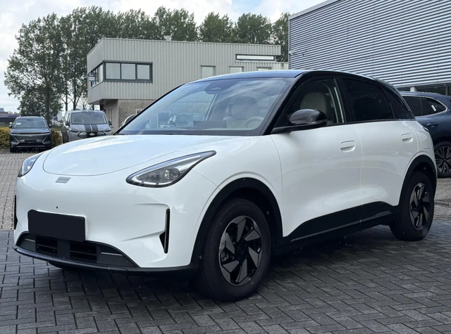 Geely E2 - ULTRA 47kWh 360&deg; SHZ LHZ E-KLAPPE CARPLAY KESSY 16"