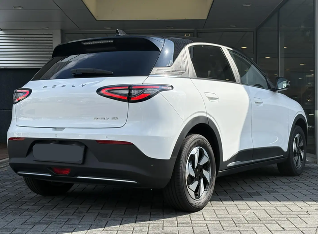 Geely E2 ULTRA 47kWh 360&deg; SHZ LHZ E-KLAPPE CARPLAY KESSY 16" 