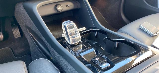 XC40 Recharge Plus Dark 