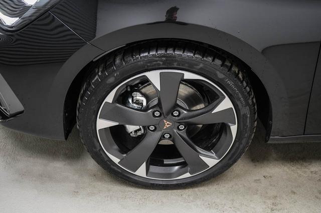 Cupra Leon 1,5 eTSI DSG 