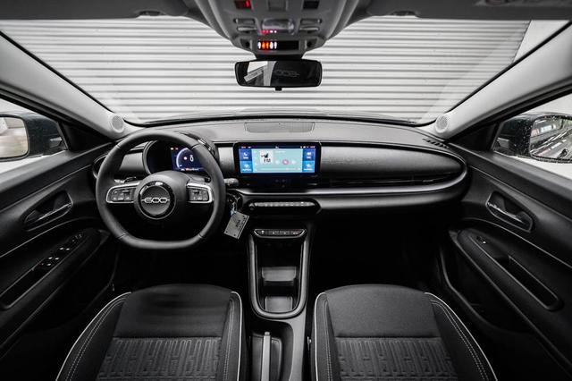 Fiat 600 1,2 MHEV DCT 48V 