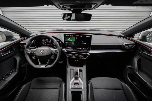 Cupra Leon 1,5 eTSI DSG 