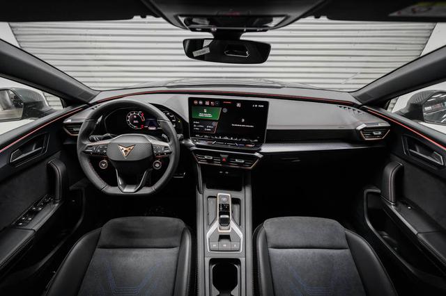 Cupra Leon Sportstourer ST 2,0 TSI DSG 4x4 VZ 