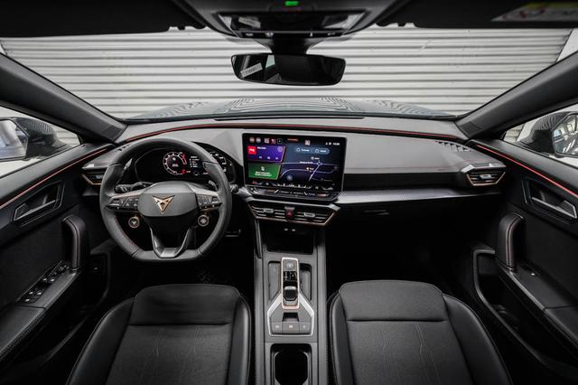 Cupra Formentor 1,5 eTSI DSG 