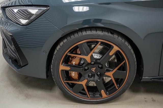 Cupra Leon Sportstourer VZ Extreme ST 2,0 TSI DSG 4Drive 