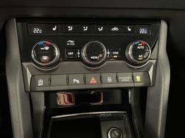 Skoda Karoq Selection 1.5 TSI DSG 150PS/110kW 2026 +AHK +18"ALU +KESSY +BHZ. Lenkrad 