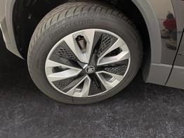 Skoda Karoq Selection 1.5 TSI DSG 150PS/110kW 2026 +AHK +18"ALU +KESSY +BHZ. Lenkrad 
