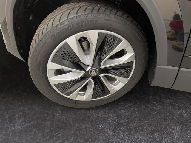 Skoda Karoq Selection 1.5 TSI DSG 150PS/110kW 2026 +AHK +18"ALU +KESSY +BHZ. Lenkrad 