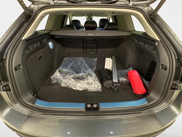 Volkswagen Passat Variant Elegance 2.0 TDI EVO SCR 150PS/110kW DSG7 2026 +AHK+AKUSTIK 