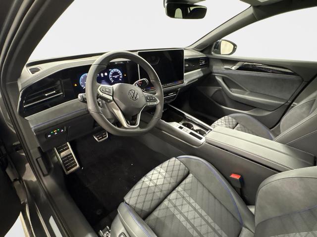 Volkswagen Passat Variant R-Line 2.0 TDI SCR 4Motion 193PS/142kW DSG7 2026 +PANO+AHK+360+BLACK-STYLE 
