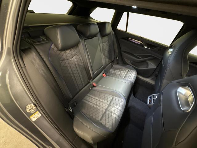 Volkswagen Passat Variant R-Line 2.0 TDI SCR 4Motion 193PS/142kW DSG7 2026 | +AHK +PANO +Black Style +19" Schwarz LM +NAVI +RFK +TravelAssist 