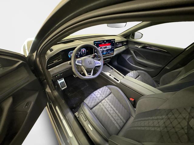 Volkswagen Passat Variant R-Line 2.0 TDI SCR 4Motion 193PS/142kW DSG7 2026 | +AHK +PANO +Black Style +19" Schwarz LM +NAVI +RFK +TravelAssist 